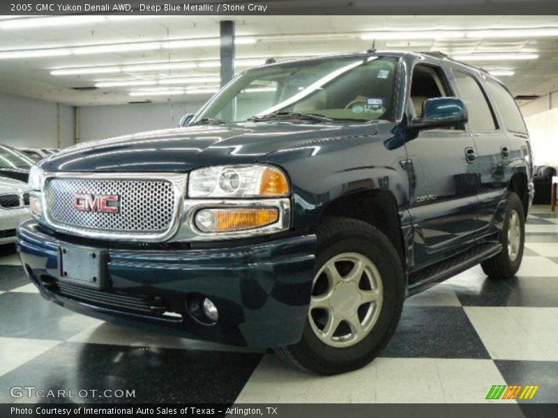 Deep Blue Metallic / Stone Gray 2005 GMC Yukon Denali AWD