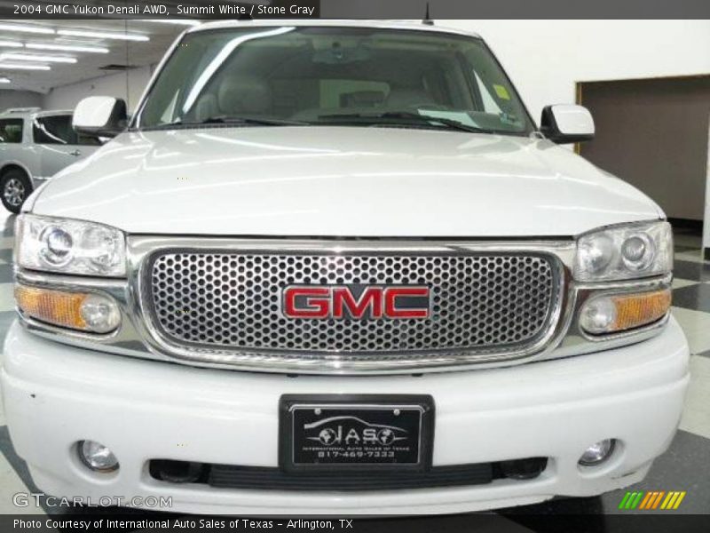 Summit White / Stone Gray 2004 GMC Yukon Denali AWD
