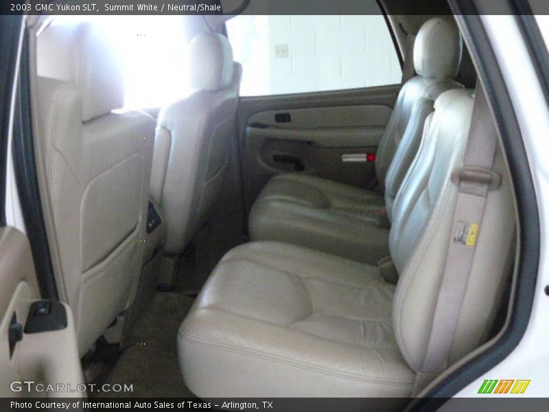 Summit White / Neutral/Shale 2003 GMC Yukon SLT