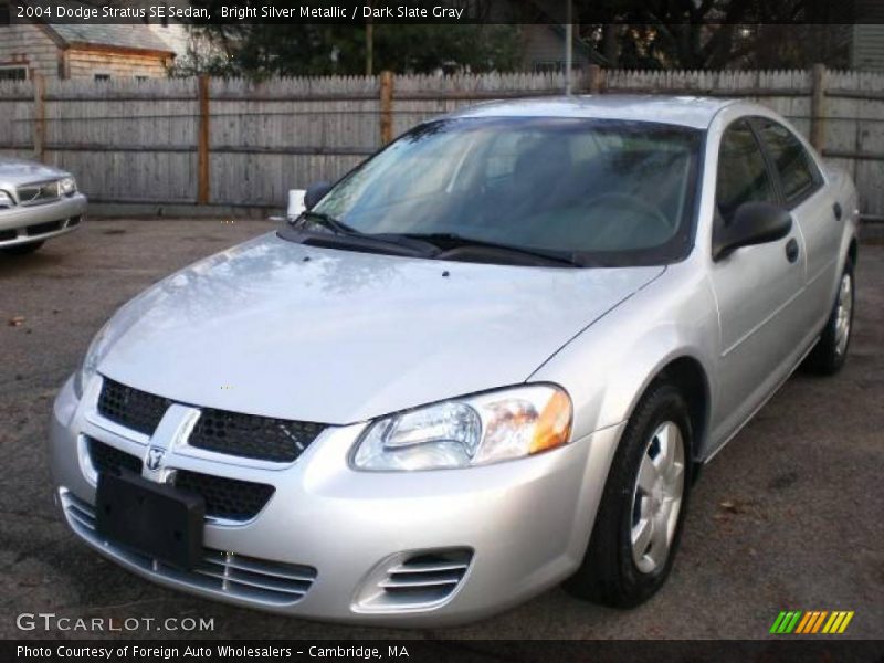 Bright Silver Metallic / Dark Slate Gray 2004 Dodge Stratus SE Sedan