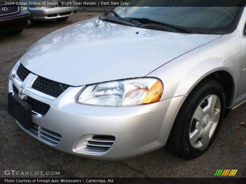 Bright Silver Metallic / Dark Slate Gray 2004 Dodge Stratus SE Sedan