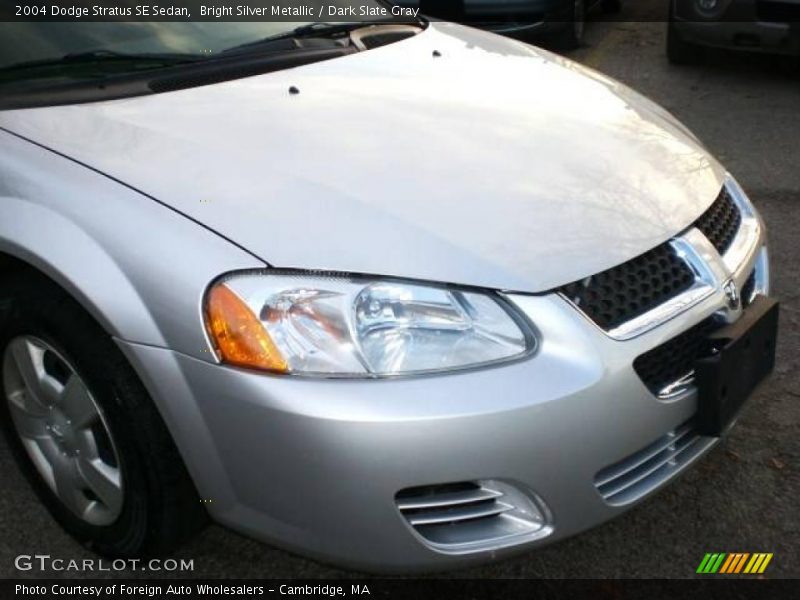 Bright Silver Metallic / Dark Slate Gray 2004 Dodge Stratus SE Sedan
