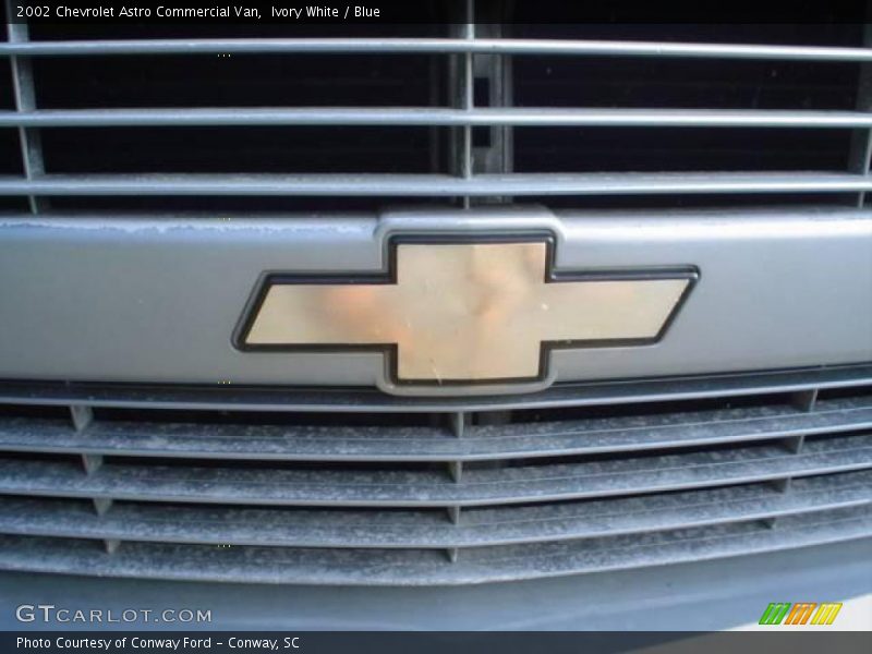 Ivory White / Blue 2002 Chevrolet Astro Commercial Van