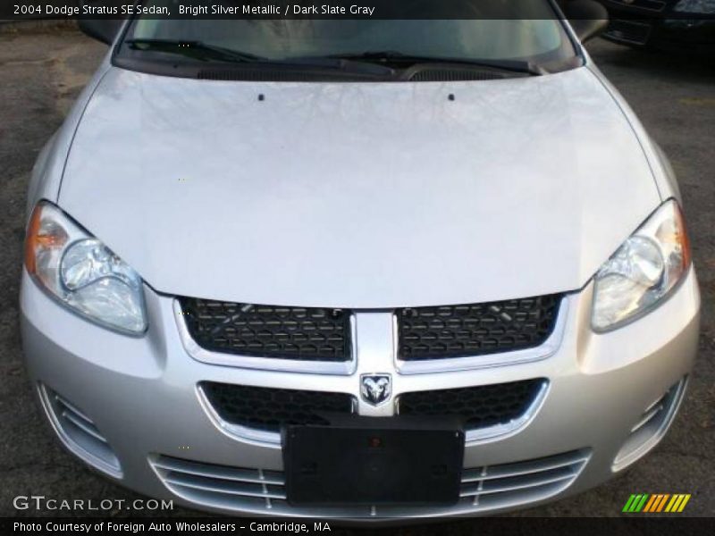 Bright Silver Metallic / Dark Slate Gray 2004 Dodge Stratus SE Sedan