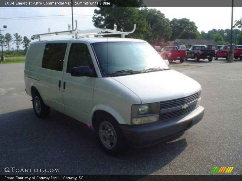 Summit White / Blue 2004 Chevrolet Astro Commercial Van