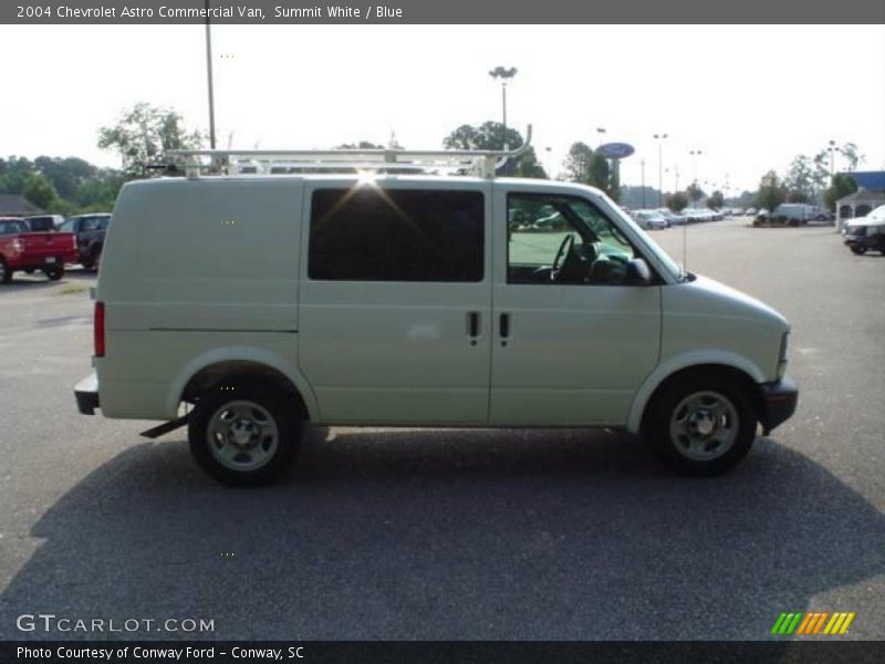 Summit White / Blue 2004 Chevrolet Astro Commercial Van