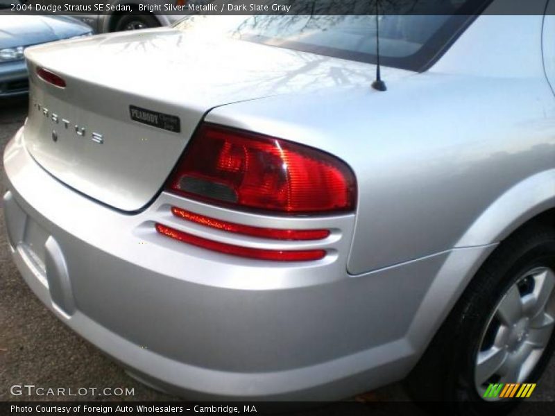 Bright Silver Metallic / Dark Slate Gray 2004 Dodge Stratus SE Sedan