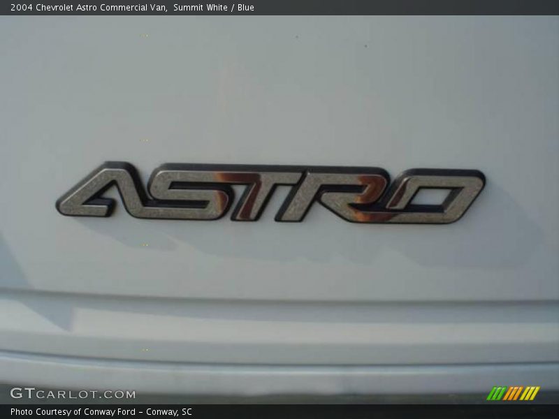 Summit White / Blue 2004 Chevrolet Astro Commercial Van