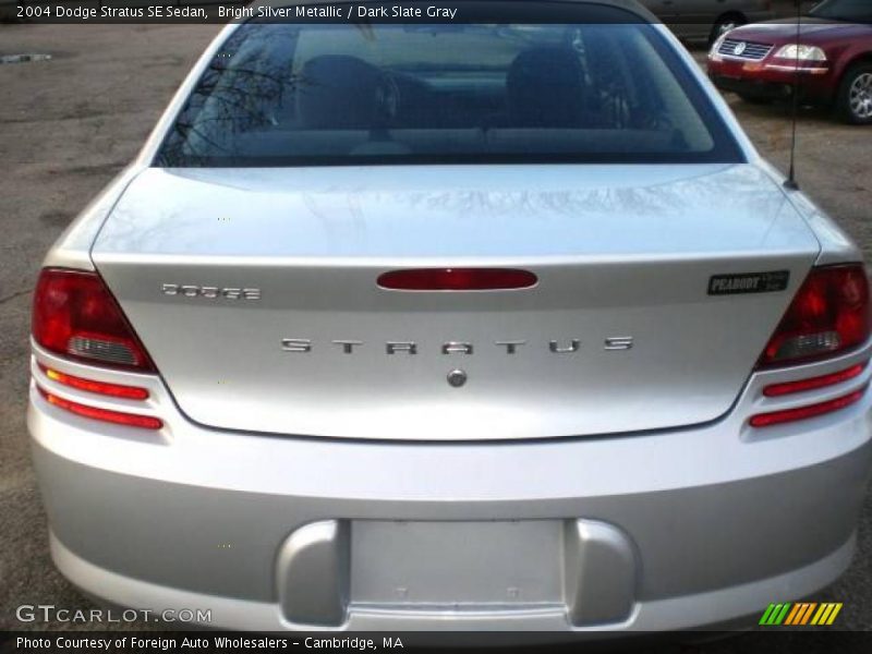 Bright Silver Metallic / Dark Slate Gray 2004 Dodge Stratus SE Sedan