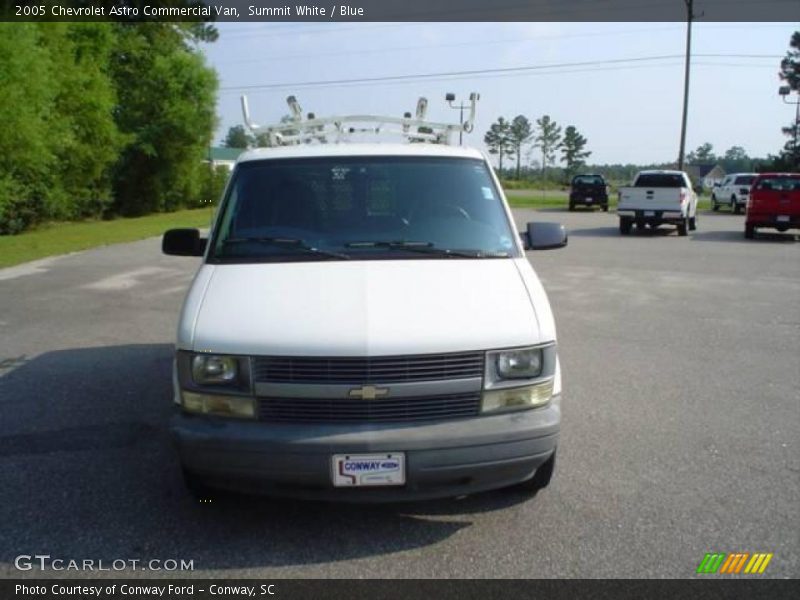 Summit White / Blue 2005 Chevrolet Astro Commercial Van