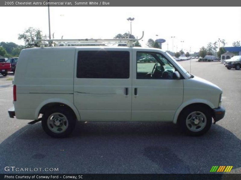 Summit White / Blue 2005 Chevrolet Astro Commercial Van