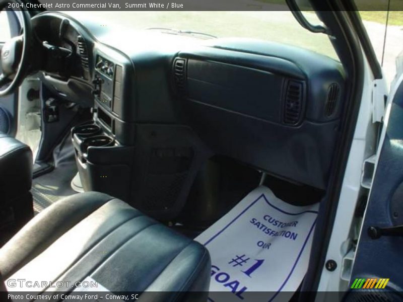 Summit White / Blue 2004 Chevrolet Astro Commercial Van