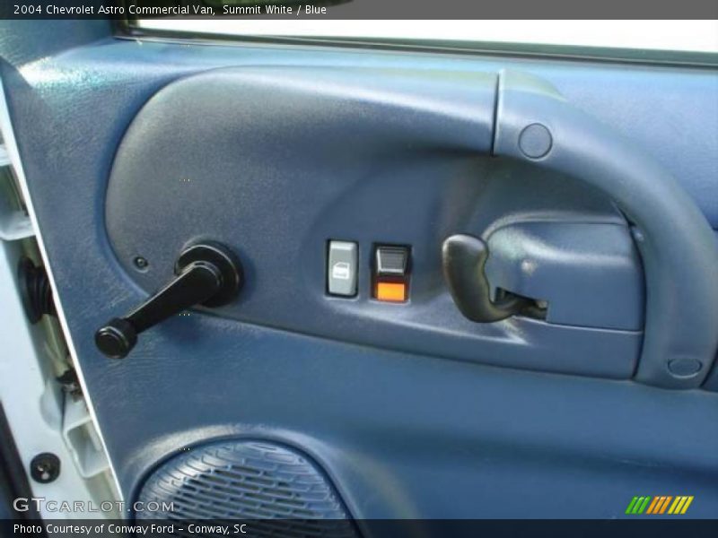 Summit White / Blue 2004 Chevrolet Astro Commercial Van