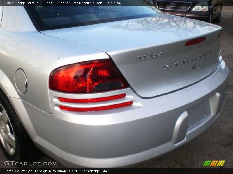 Bright Silver Metallic / Dark Slate Gray 2004 Dodge Stratus SE Sedan