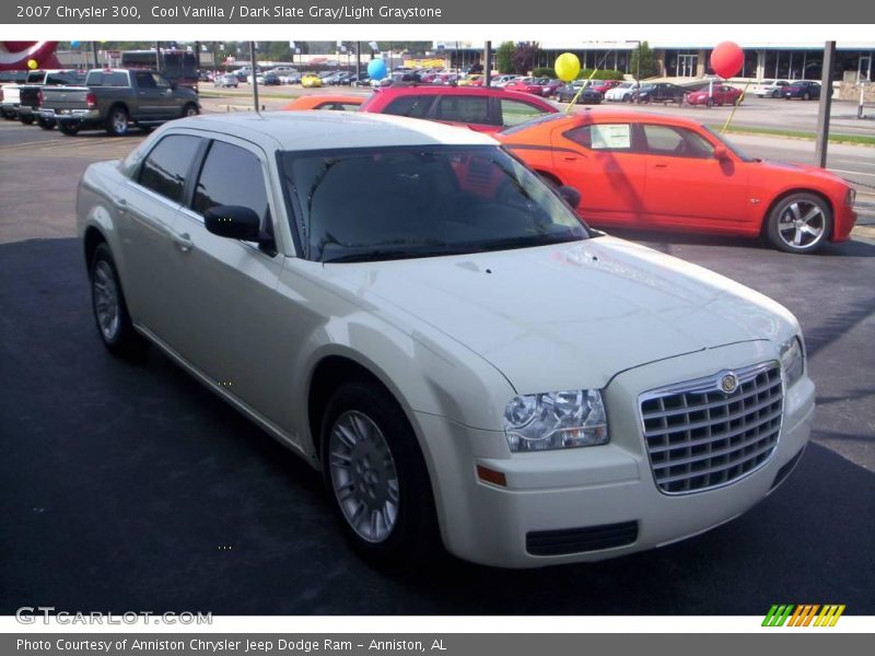 Cool Vanilla / Dark Slate Gray/Light Graystone 2007 Chrysler 300