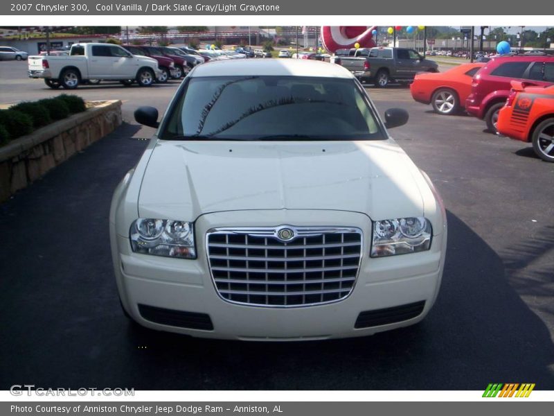 Cool Vanilla / Dark Slate Gray/Light Graystone 2007 Chrysler 300