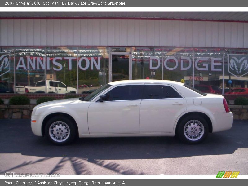 Cool Vanilla / Dark Slate Gray/Light Graystone 2007 Chrysler 300