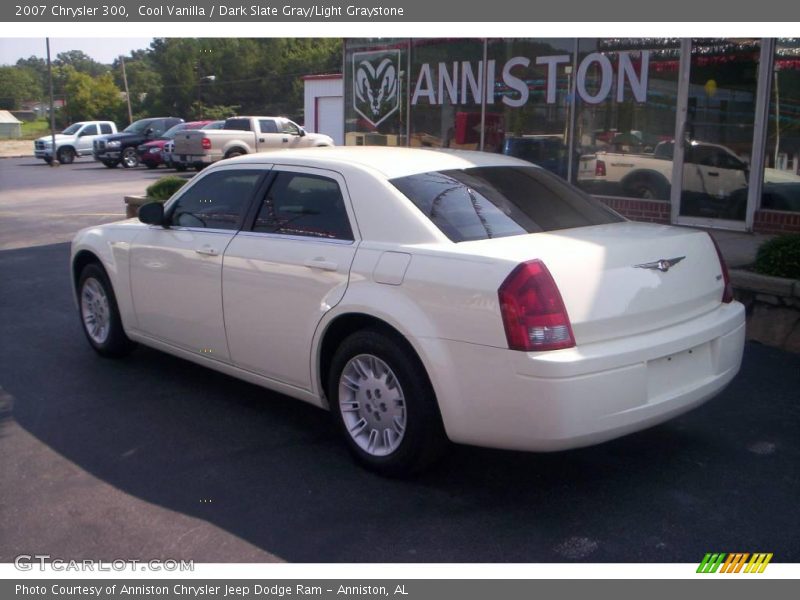 Cool Vanilla / Dark Slate Gray/Light Graystone 2007 Chrysler 300