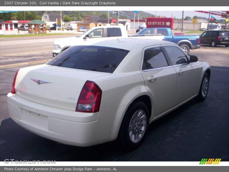 Cool Vanilla / Dark Slate Gray/Light Graystone 2007 Chrysler 300