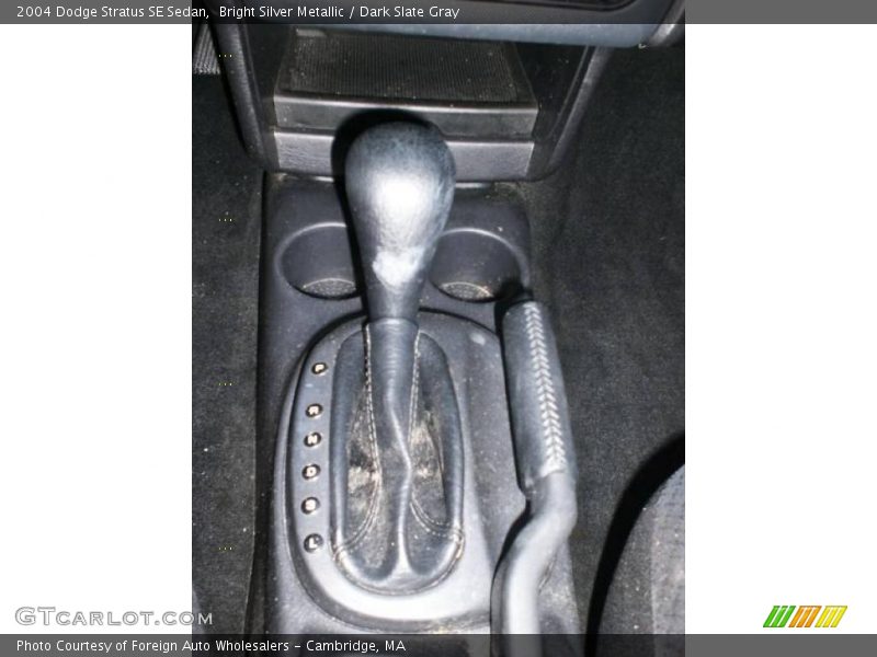 Bright Silver Metallic / Dark Slate Gray 2004 Dodge Stratus SE Sedan