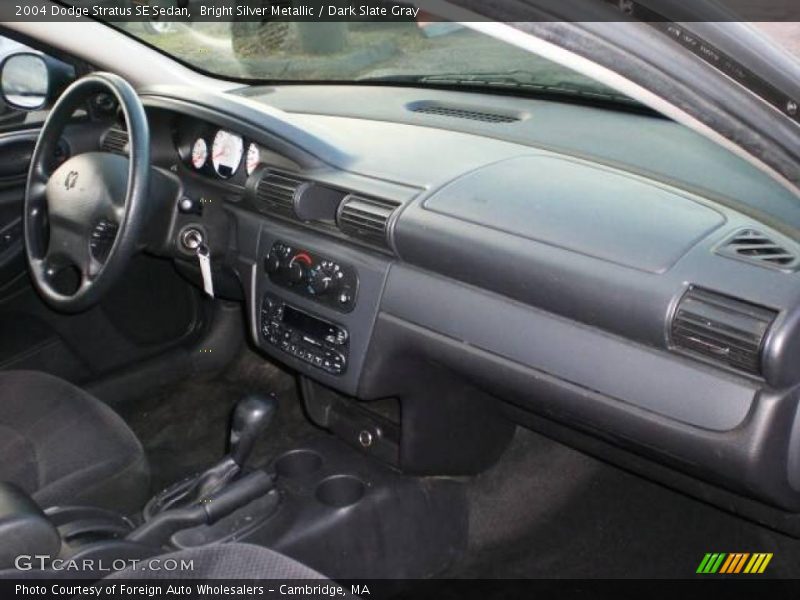 Bright Silver Metallic / Dark Slate Gray 2004 Dodge Stratus SE Sedan