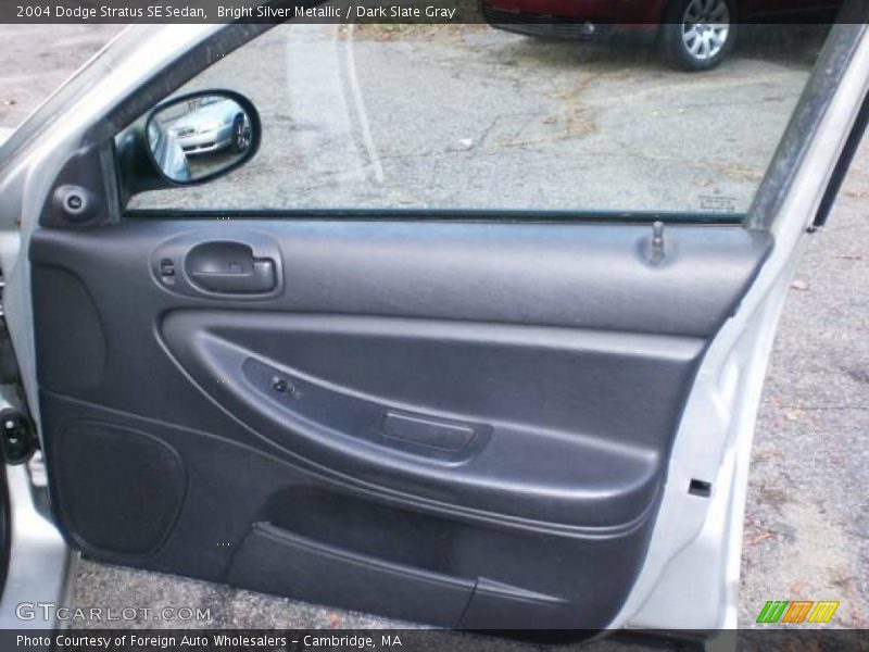 Bright Silver Metallic / Dark Slate Gray 2004 Dodge Stratus SE Sedan