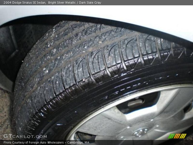 Bright Silver Metallic / Dark Slate Gray 2004 Dodge Stratus SE Sedan