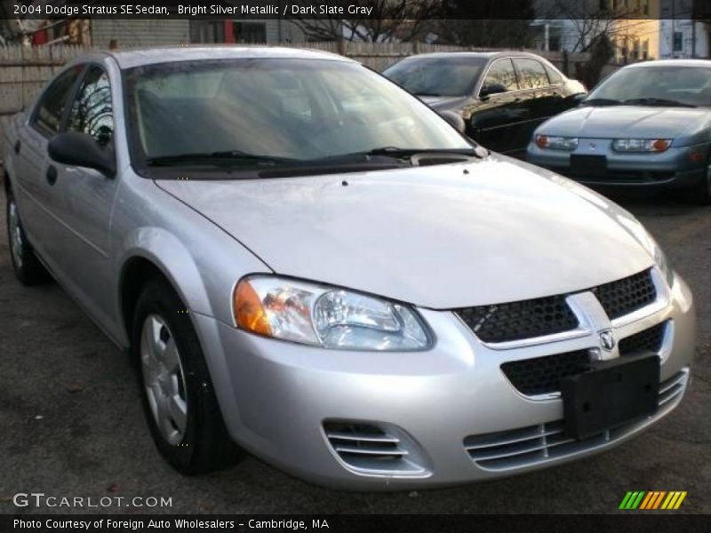 Bright Silver Metallic / Dark Slate Gray 2004 Dodge Stratus SE Sedan