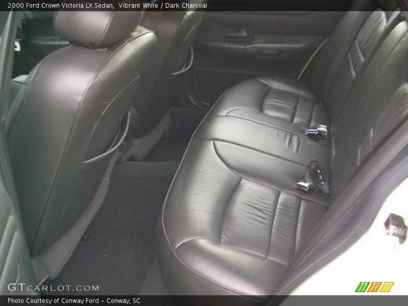 Vibrant White / Dark Charcoal 2000 Ford Crown Victoria LX Sedan