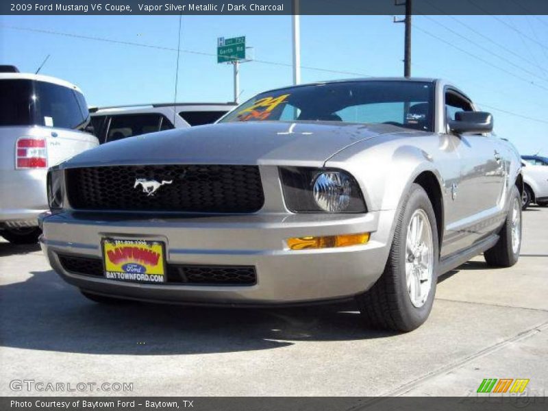 Vapor Silver Metallic / Dark Charcoal 2009 Ford Mustang V6 Coupe