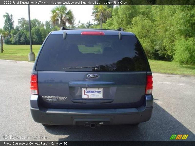 Medium Wedgewood Blue Metallic / Medium Flint Grey 2006 Ford Expedition XLT 4x4