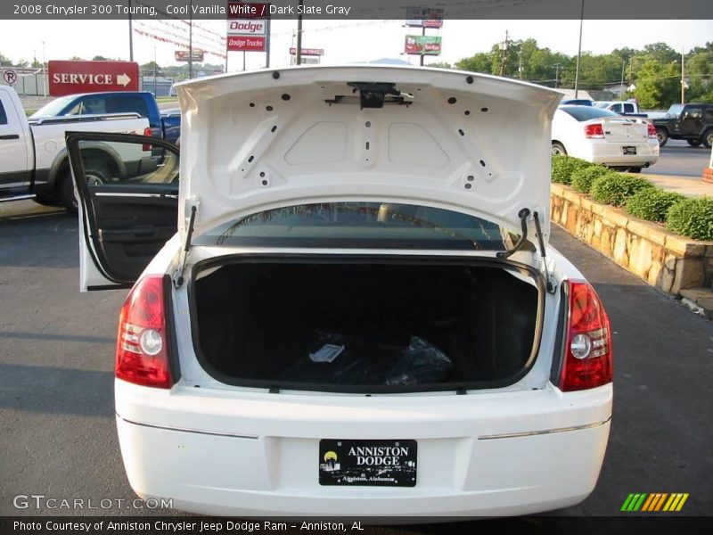 Cool Vanilla White / Dark Slate Gray 2008 Chrysler 300 Touring