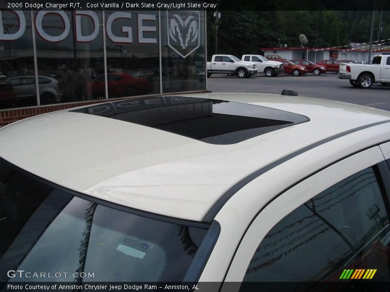 Cool Vanilla / Dark Slate Gray/Light Slate Gray 2006 Dodge Charger R/T