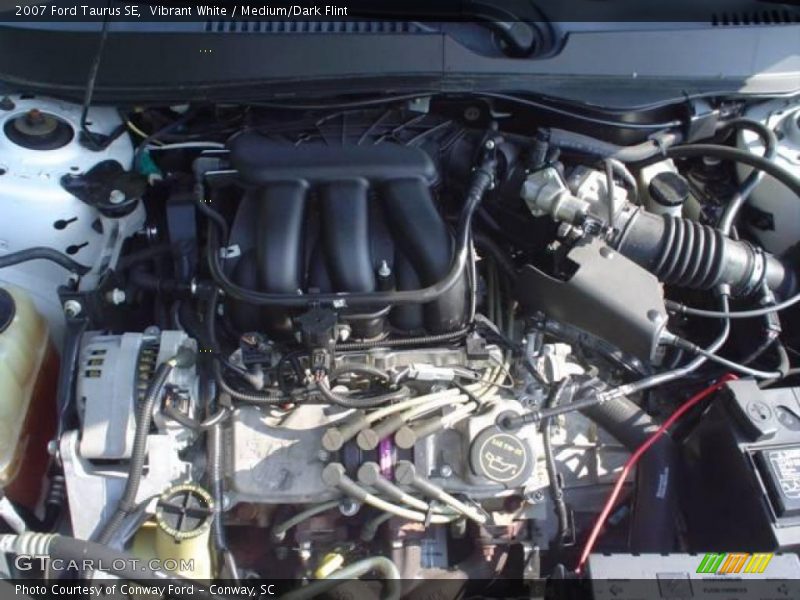 Vibrant White / Medium/Dark Flint 2007 Ford Taurus SE