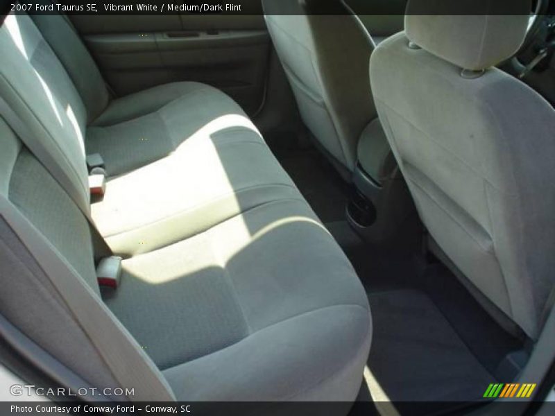 Vibrant White / Medium/Dark Flint 2007 Ford Taurus SE