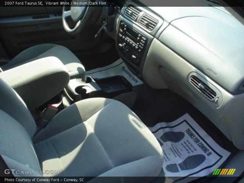 Vibrant White / Medium/Dark Flint 2007 Ford Taurus SE