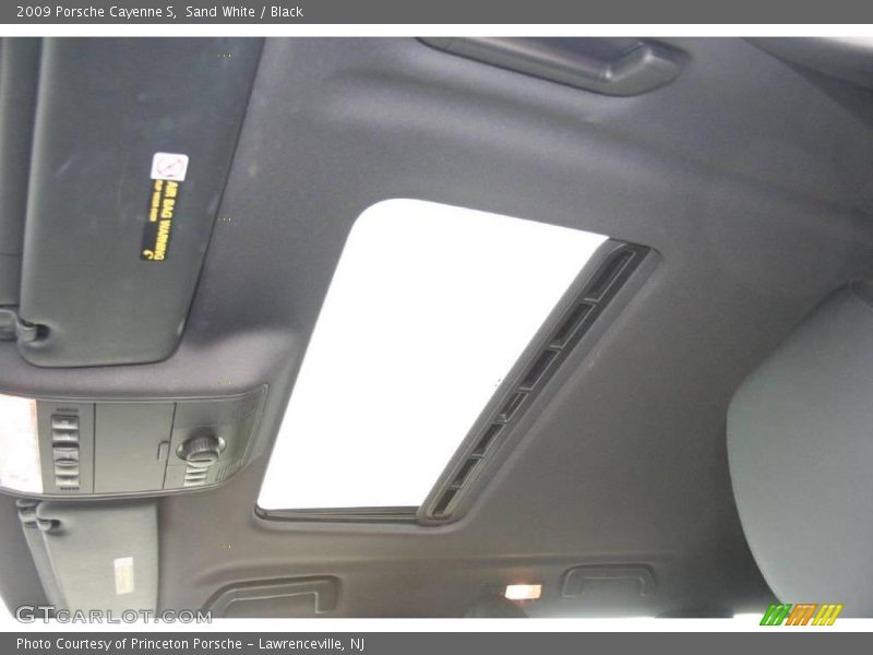 Sand White / Black 2009 Porsche Cayenne S