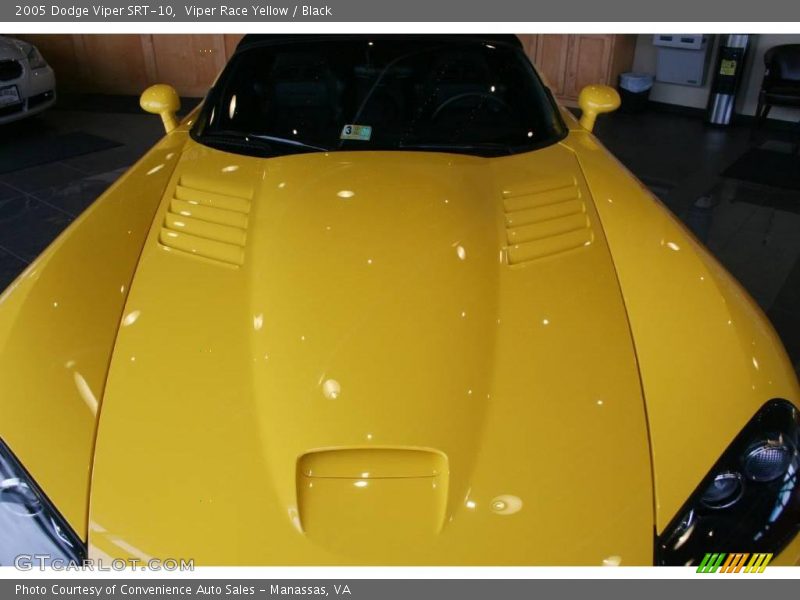 Viper Race Yellow / Black 2005 Dodge Viper SRT-10