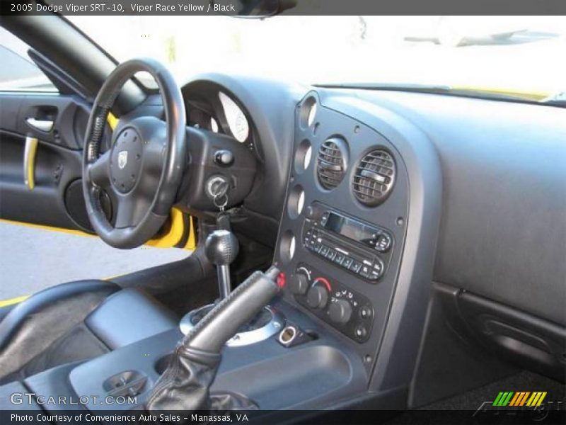 Viper Race Yellow / Black 2005 Dodge Viper SRT-10