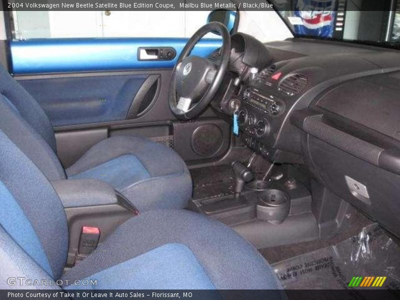 Mailbu Blue Metallic / Black/Blue 2004 Volkswagen New Beetle Satellite Blue Edition Coupe