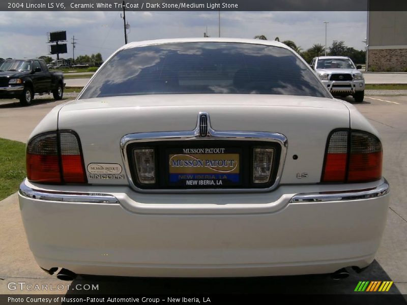 Ceramic White Tri-Coat / Dark Stone/Medium Light Stone 2004 Lincoln LS V6