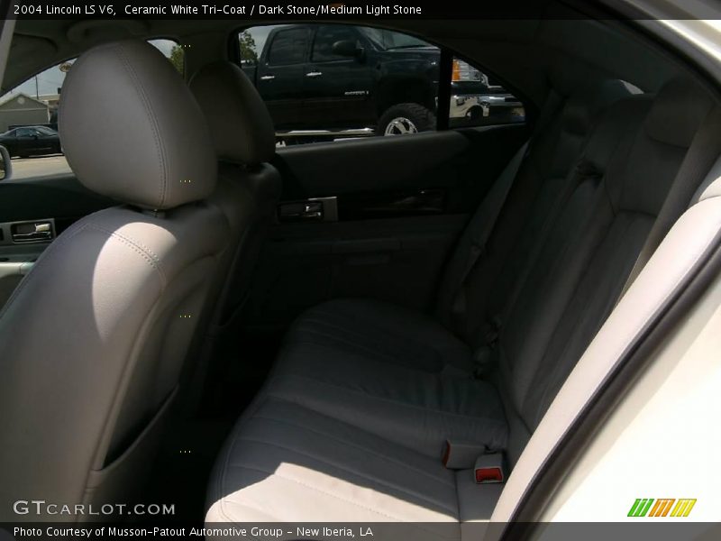 Ceramic White Tri-Coat / Dark Stone/Medium Light Stone 2004 Lincoln LS V6