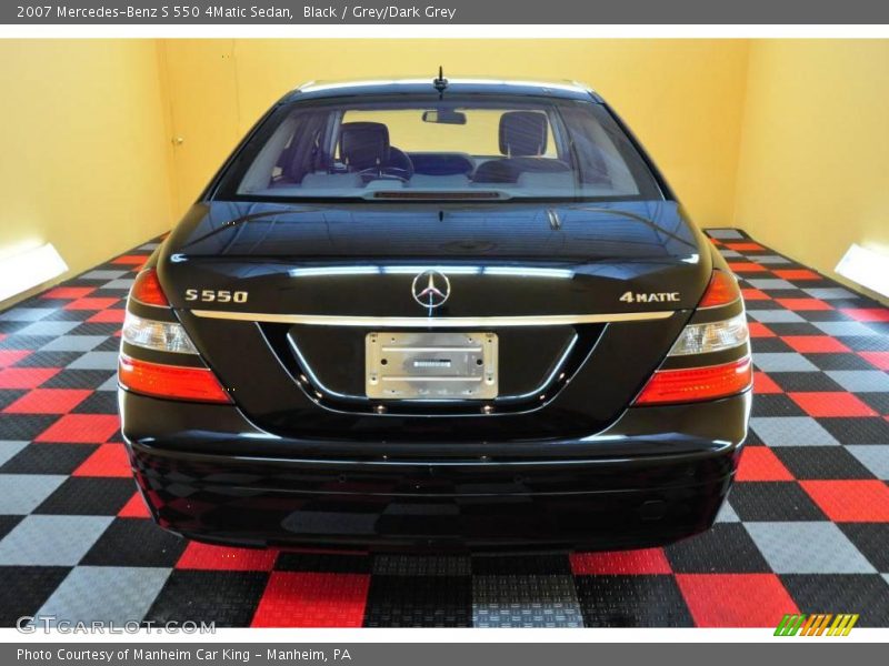 Black / Grey/Dark Grey 2007 Mercedes-Benz S 550 4Matic Sedan