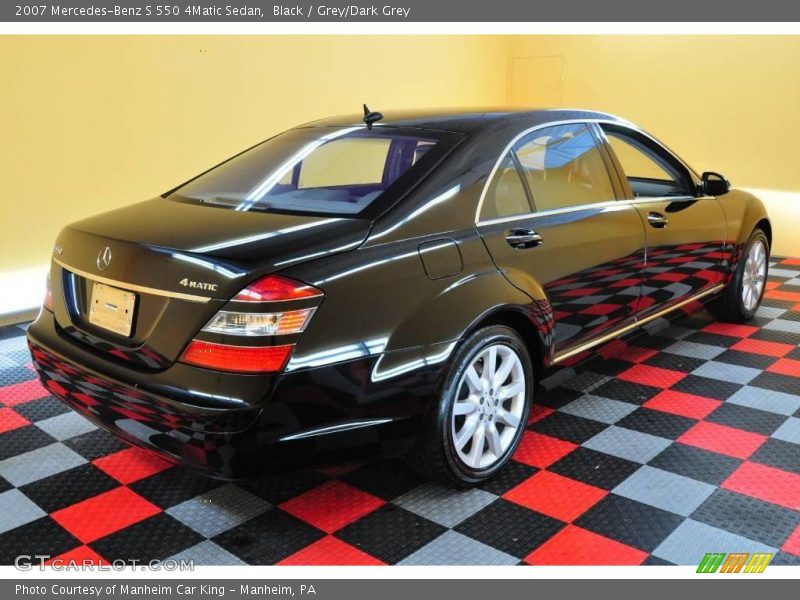 Black / Grey/Dark Grey 2007 Mercedes-Benz S 550 4Matic Sedan