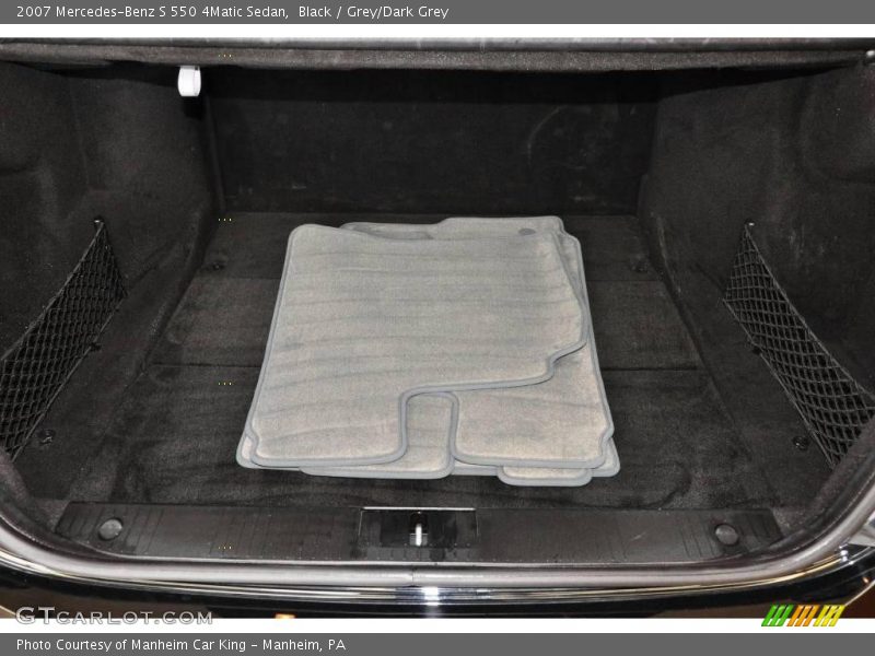 Black / Grey/Dark Grey 2007 Mercedes-Benz S 550 4Matic Sedan