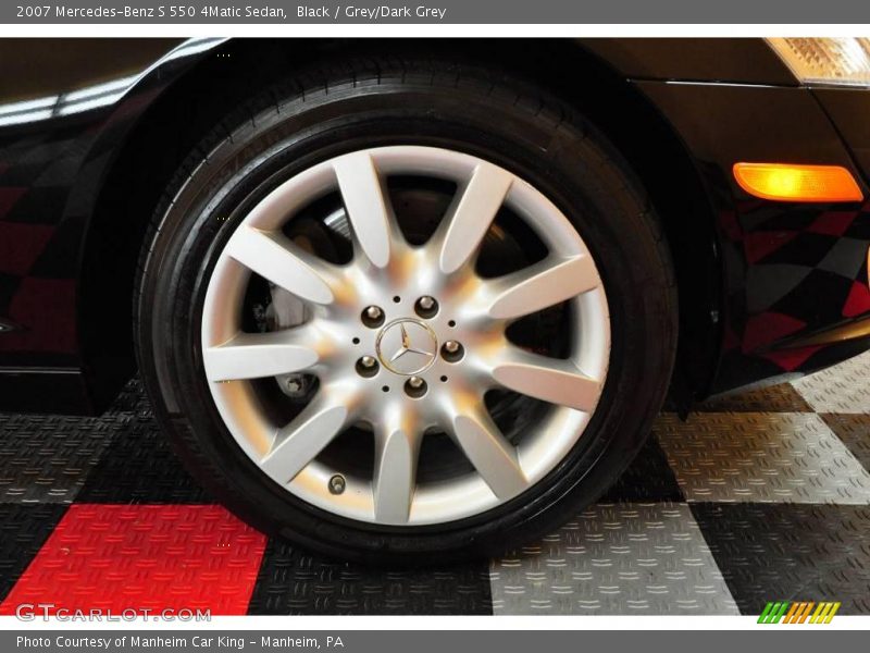 Black / Grey/Dark Grey 2007 Mercedes-Benz S 550 4Matic Sedan
