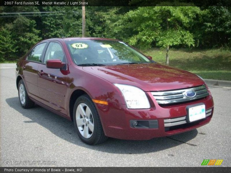 Merlot Metallic / Light Stone 2007 Ford Fusion SE
