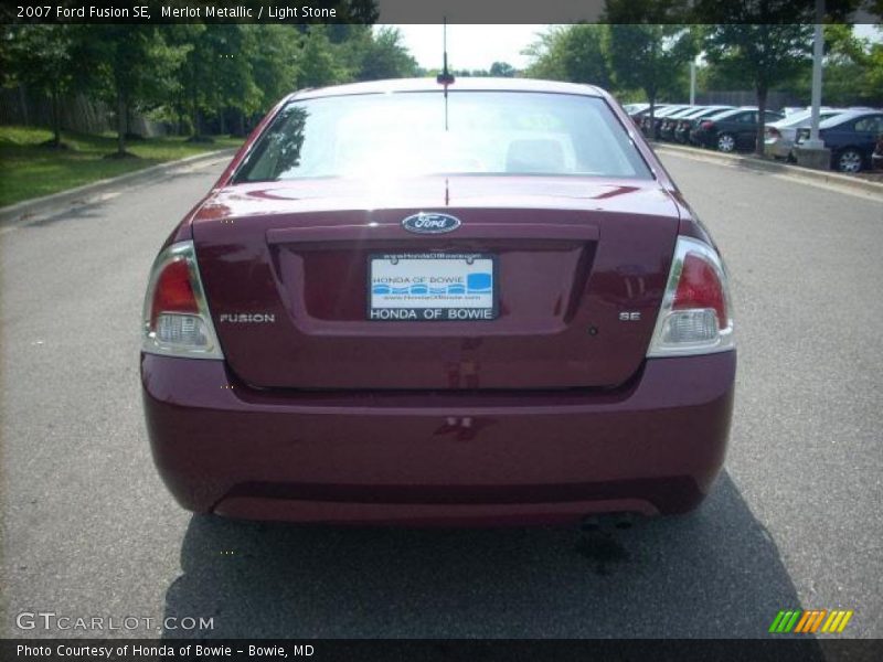 Merlot Metallic / Light Stone 2007 Ford Fusion SE
