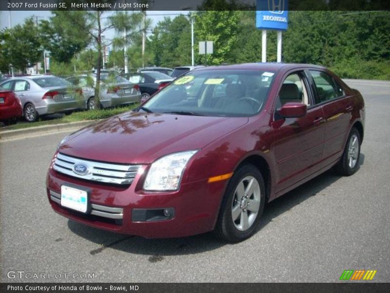 Merlot Metallic / Light Stone 2007 Ford Fusion SE