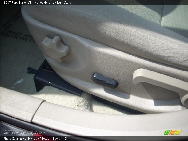 Merlot Metallic / Light Stone 2007 Ford Fusion SE